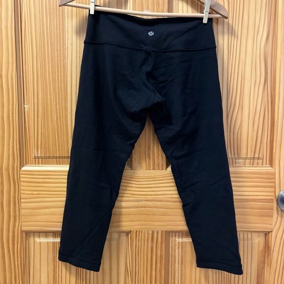 Lululemon Athletica Black Leggings 23 inch Inseam size 6 - Picture 2 of 5